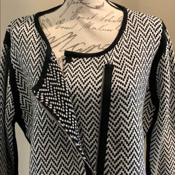 Beautiful jacket - Picture 2 of 4